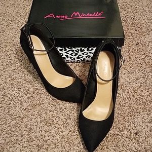 Anne Michelle Black Pointed Heels
